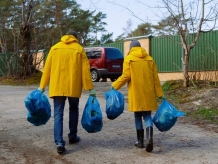 Altkleider: In den Container, nicht in den Hausmüll